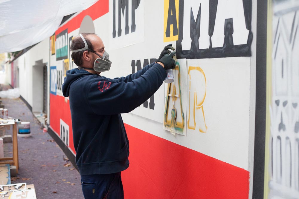 pao all'opera sul muro ama, impara